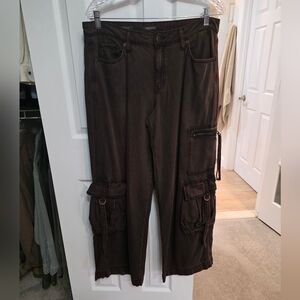 Wild Fable Mid-Rise Baggy Cargo Pants